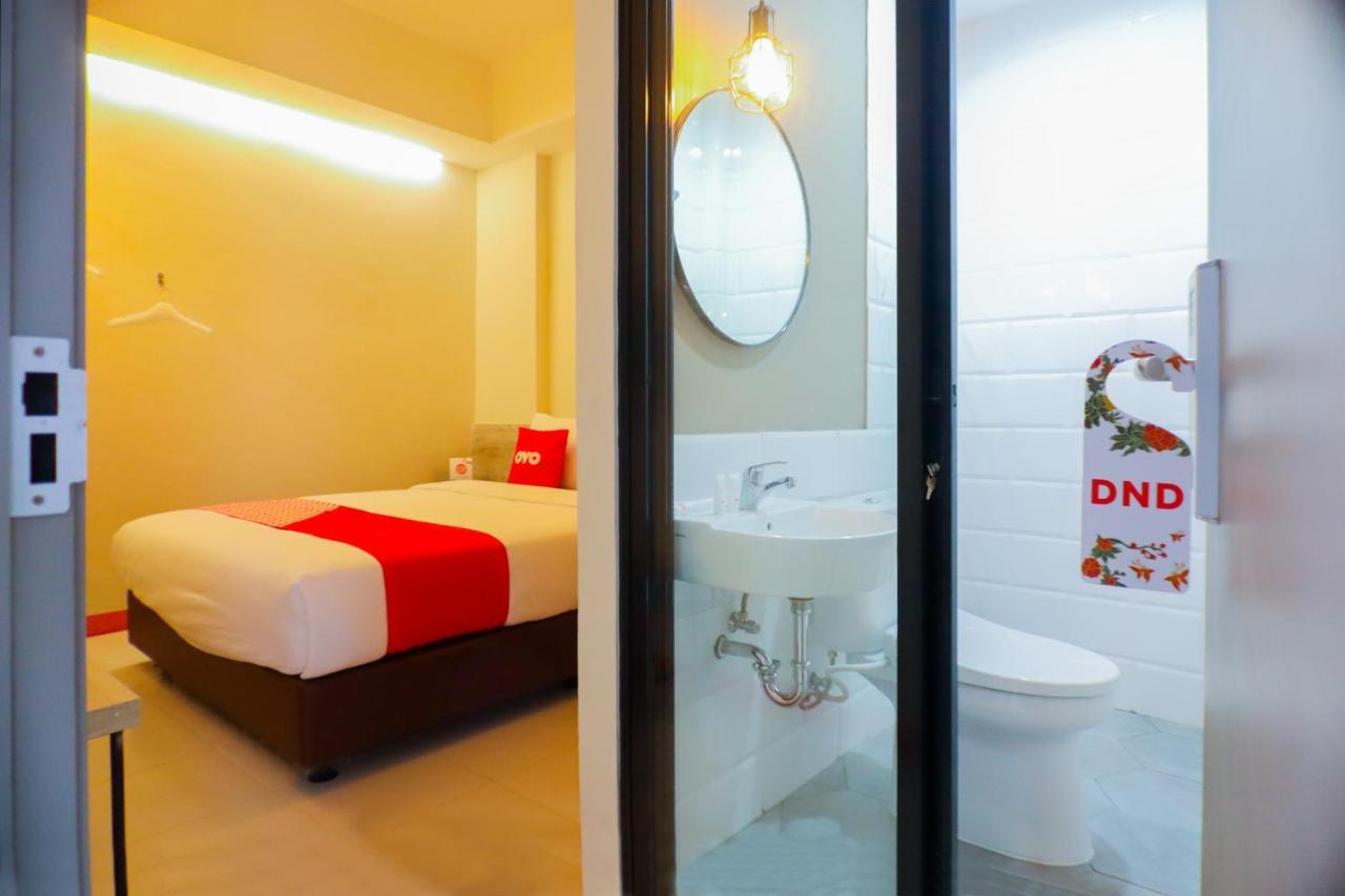 Capital O 281 Hotelo Jakarta Extérieur photo